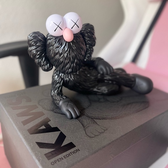 Kaws - Picture 3 of 3